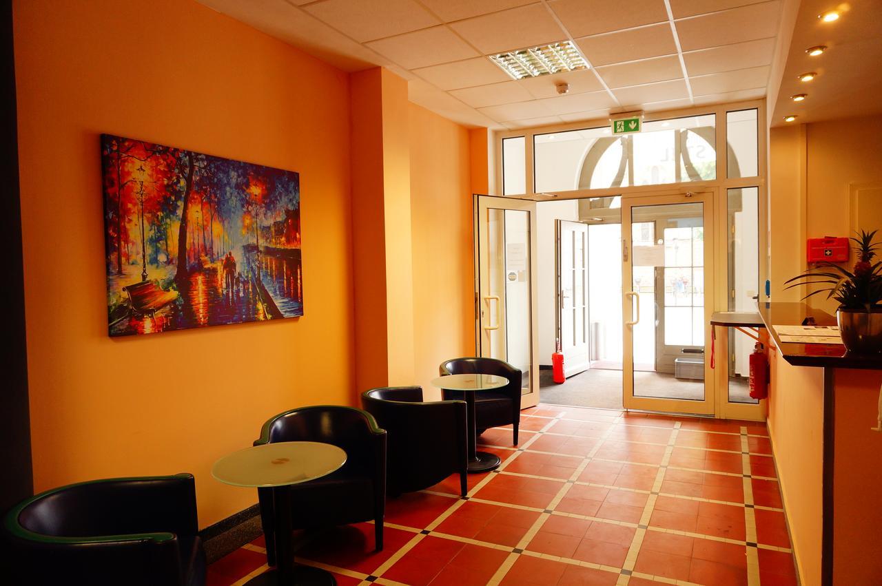 Sweet Dream Hostel & Pension - Self Check-In Guestrow Exterior photo